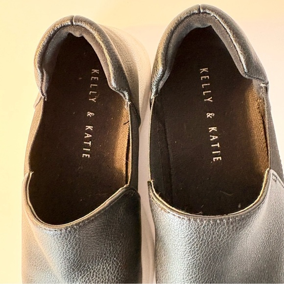 Kelly & Katie Black Slip-On Shoes, size 6.5 - Picture 3 of 5